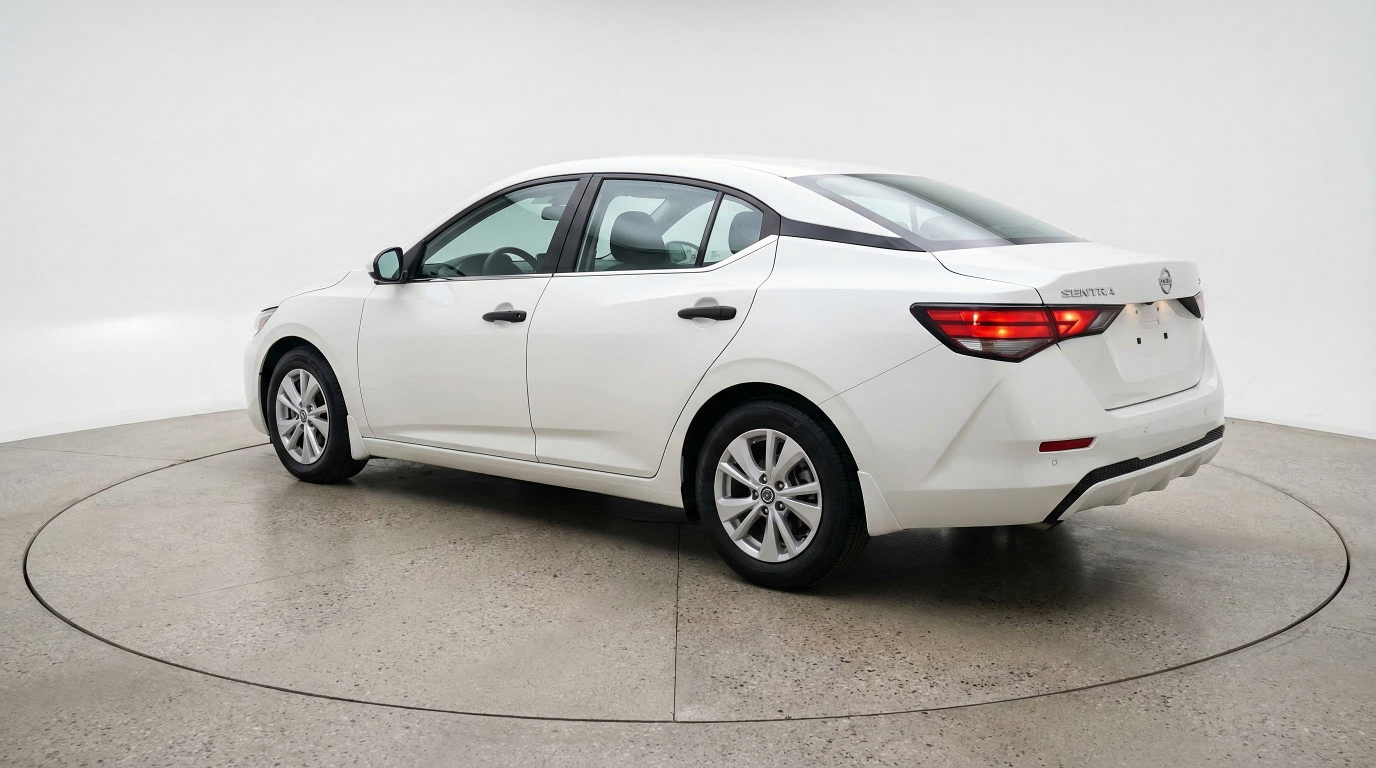 Used 2025 Nissan Sentra S image 6