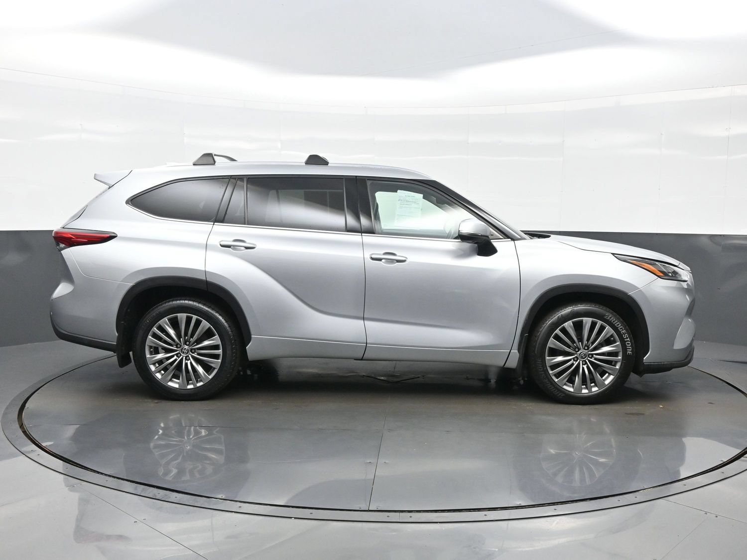 Used 2021 Toyota Highlander Platinum AWD/4WD image 7