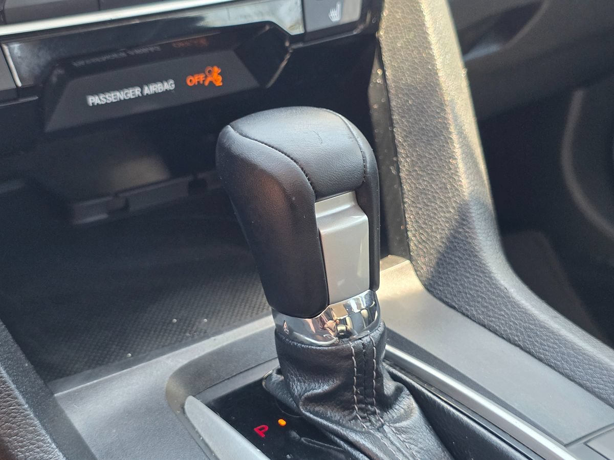 Used 2018 Honda Civic Touring image 38