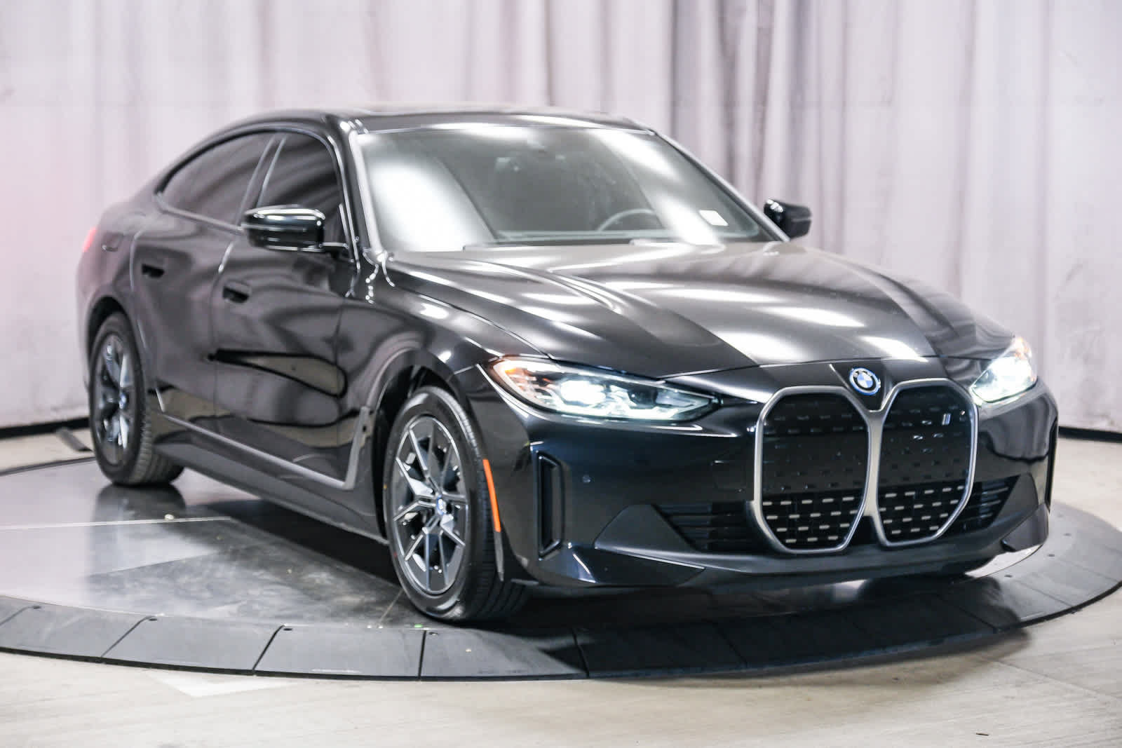 Used 2023 BMW i4 eDrive40 w/ Premium Package RWD image 5