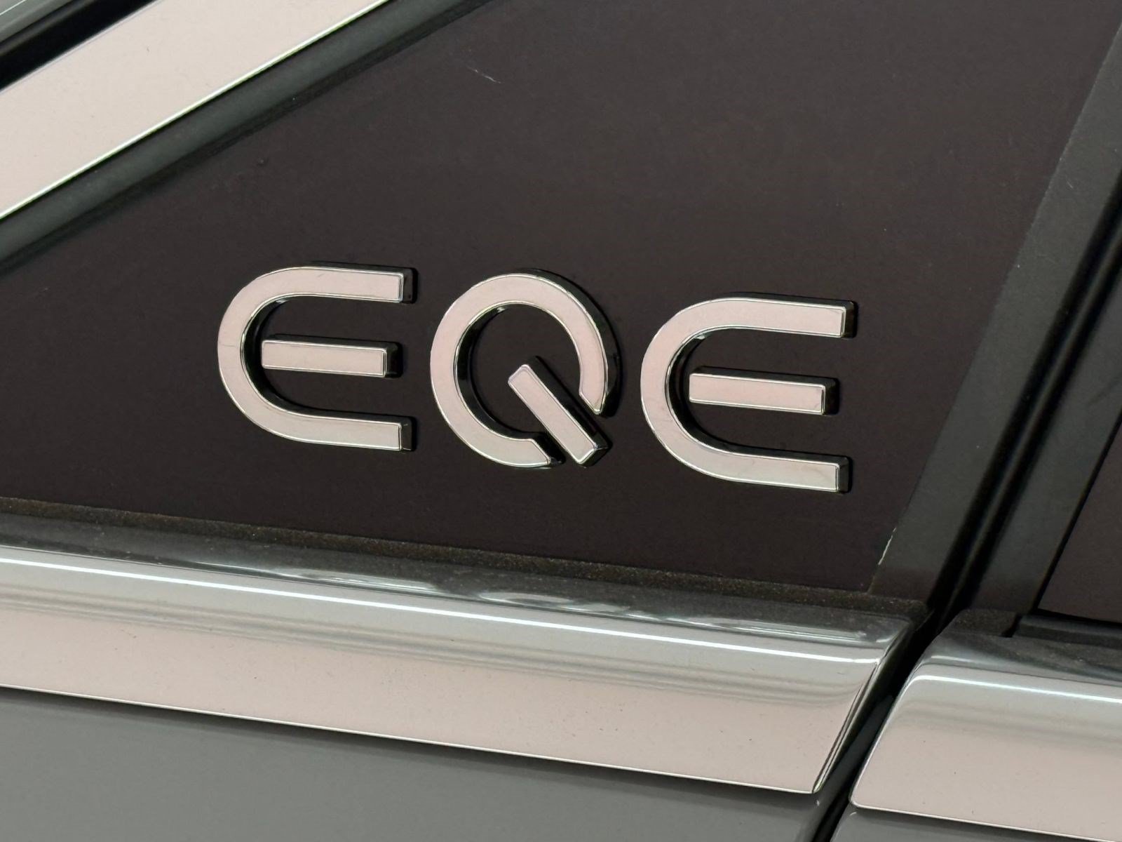 New 2027 Mercedes-Benz EQE 320 4MATIC SUV image 32