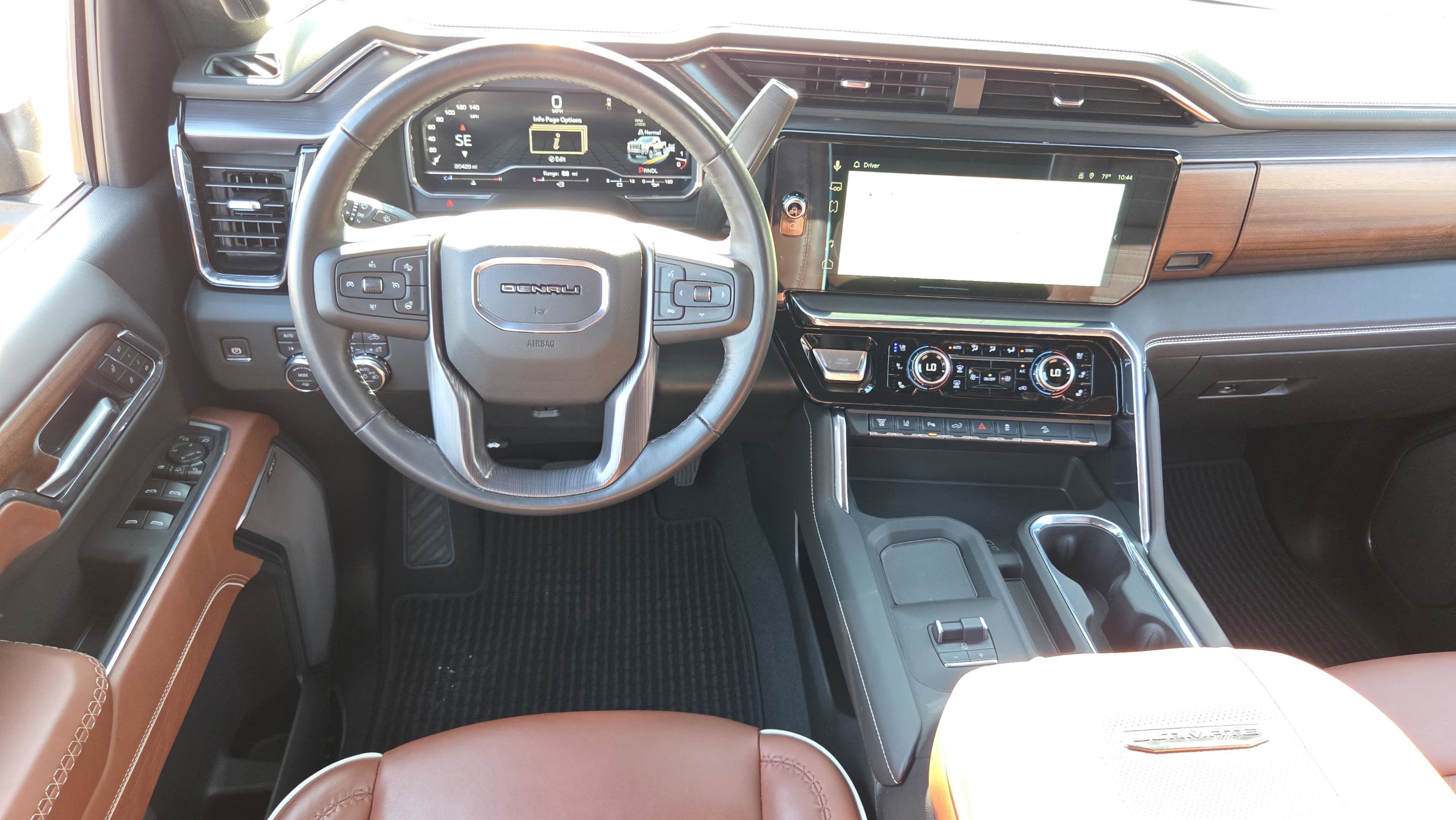 Used 2025 GMC Sierra 2500 Denali Ultimate image 11