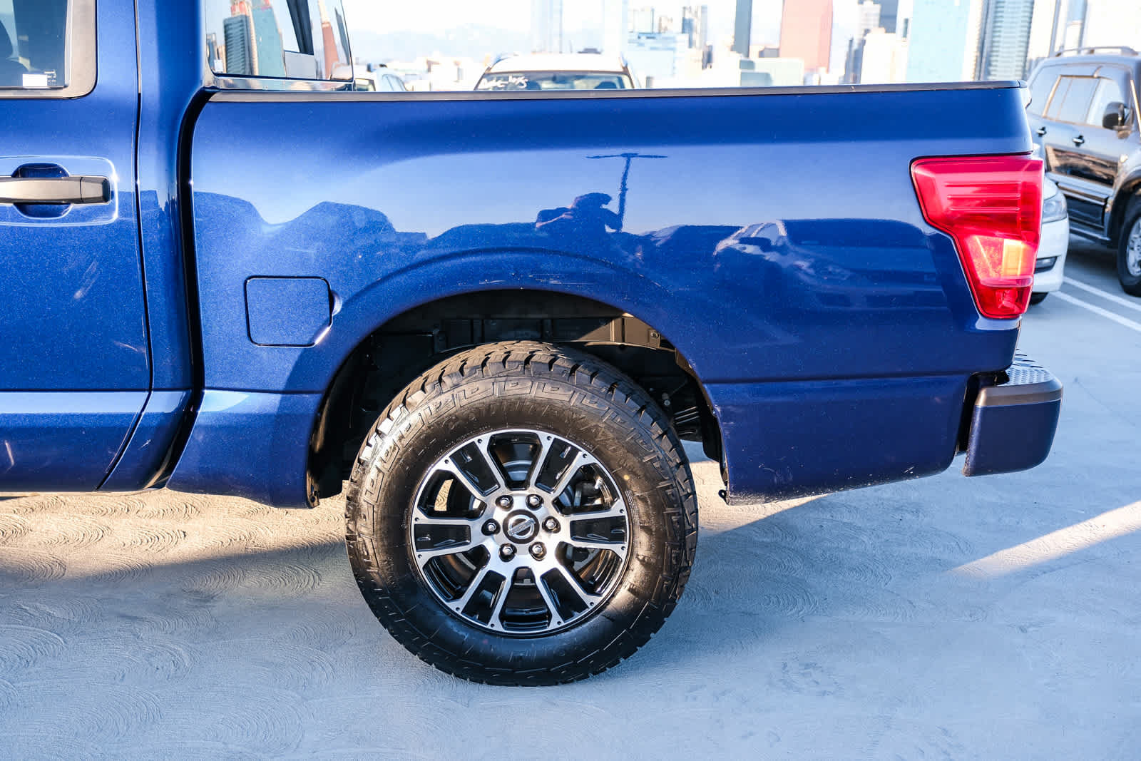 Used 2022 Nissan Titan SV RWD image 8