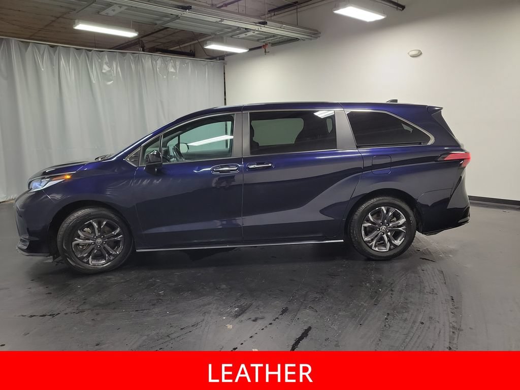 Used 2024 Toyota Sienna XSE AWD/4WD image 5