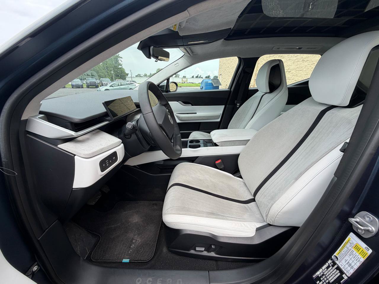 Used 2023 Fisker Ocean One AWD/4WD image 10