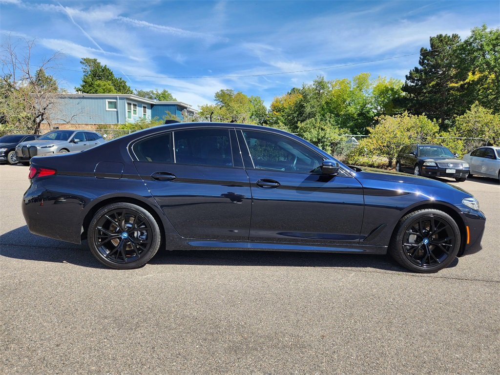 Used 2022 BMW 530e xDrive 530e iPerformance w/ M Sport Package image 8