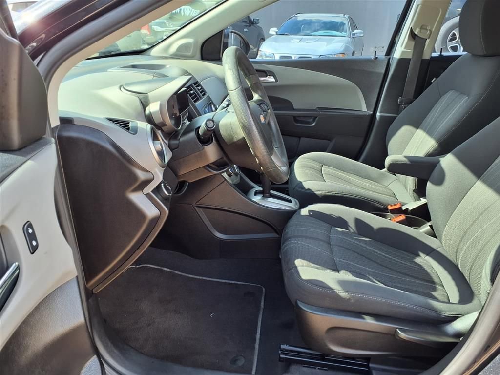 Used 2015 Chevrolet Sonic LT image 10
