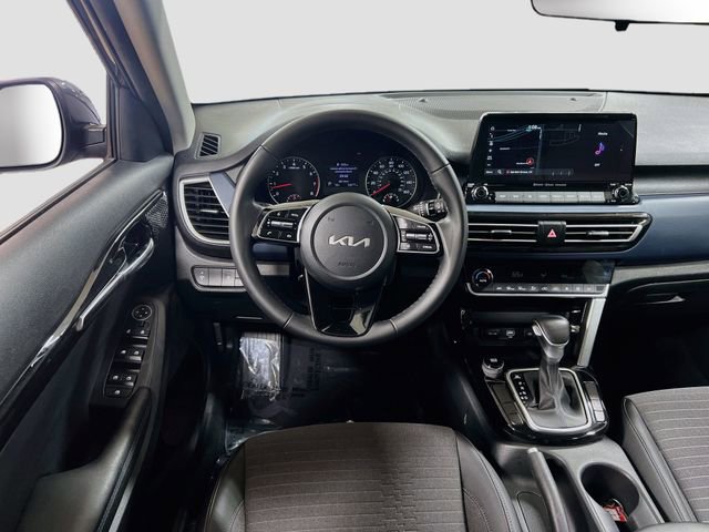 Certified 2023 Kia Seltos S w/ Navigation Package FWD image 21