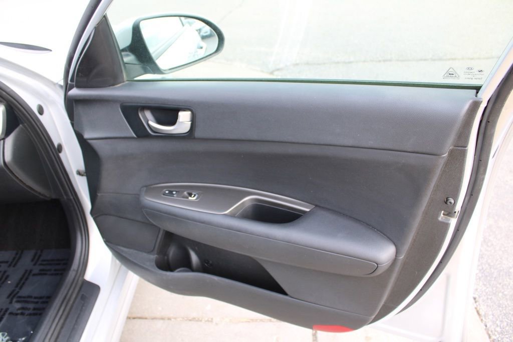 Used 2020 Kia Optima LX image 20