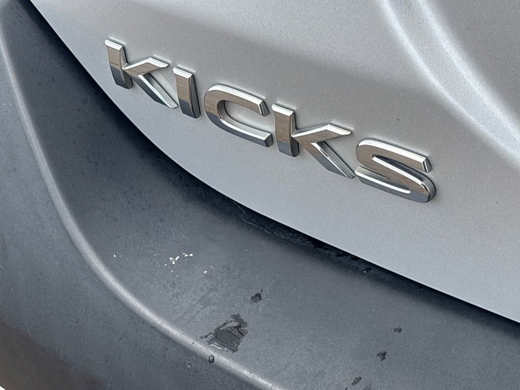 Used 2018 Nissan Kicks SR image 34