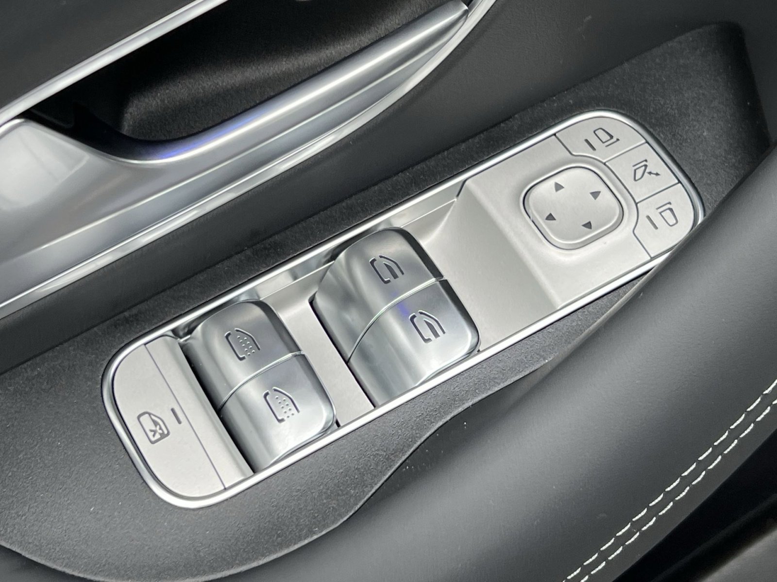 New 2026 Mercedes-Benz GLE 63 AMG S image 13