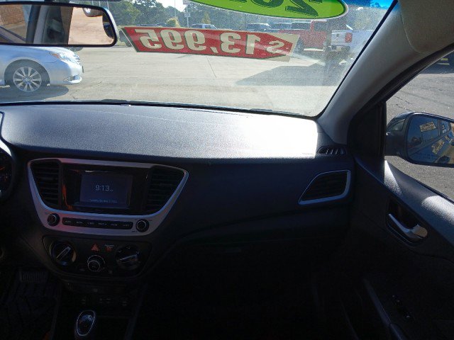 Used 2022 Hyundai Accent SE image 13