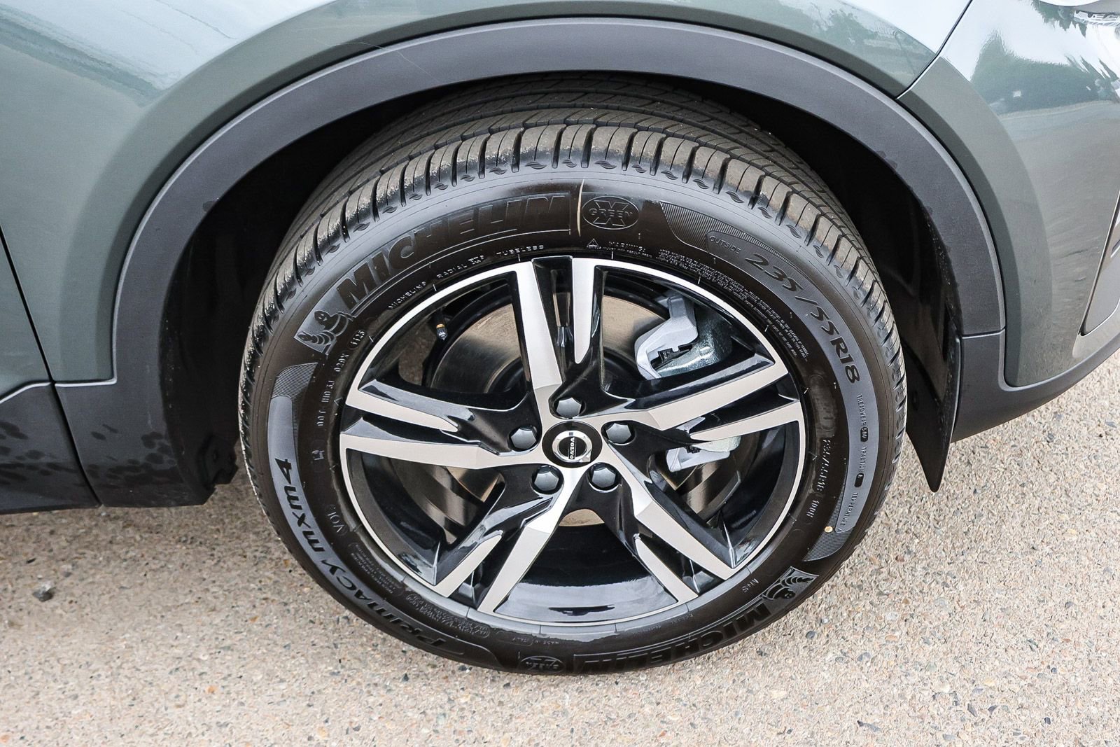 New 2026 Volvo XC40 B5 Core w/ Climate Package AWD/4WD image 14