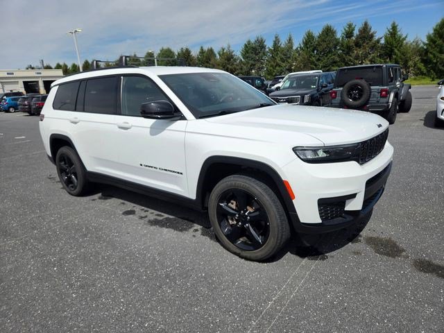 Used 2023 Jeep Grand Cherokee L Laredo AWD/4WD image 18