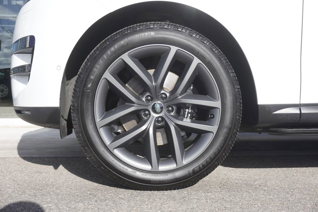 Used 2023 Land Rover Range Rover Sport SE image 32