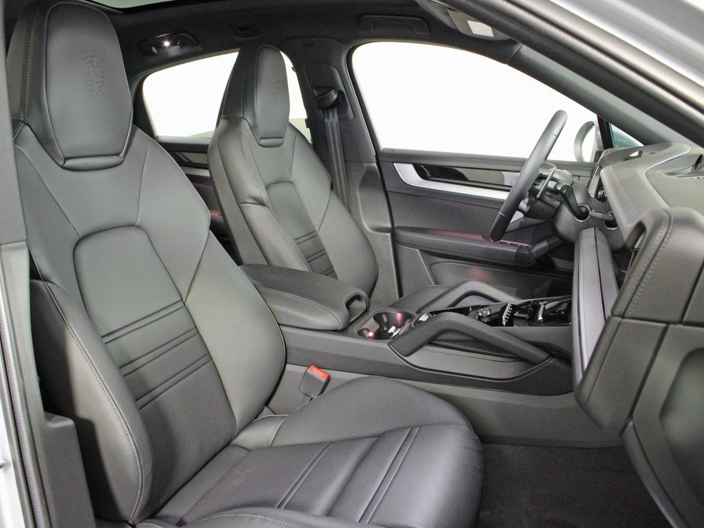 Certified 2025 Porsche Cayenne Coupe image 40