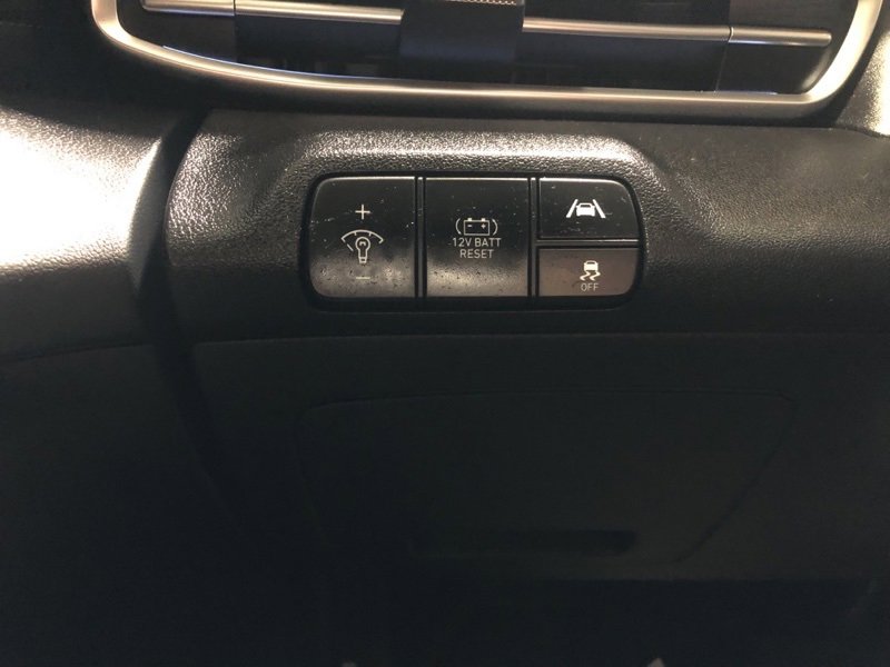 Used 2023 Hyundai Elantra Limited w/ Cargo Package image 21