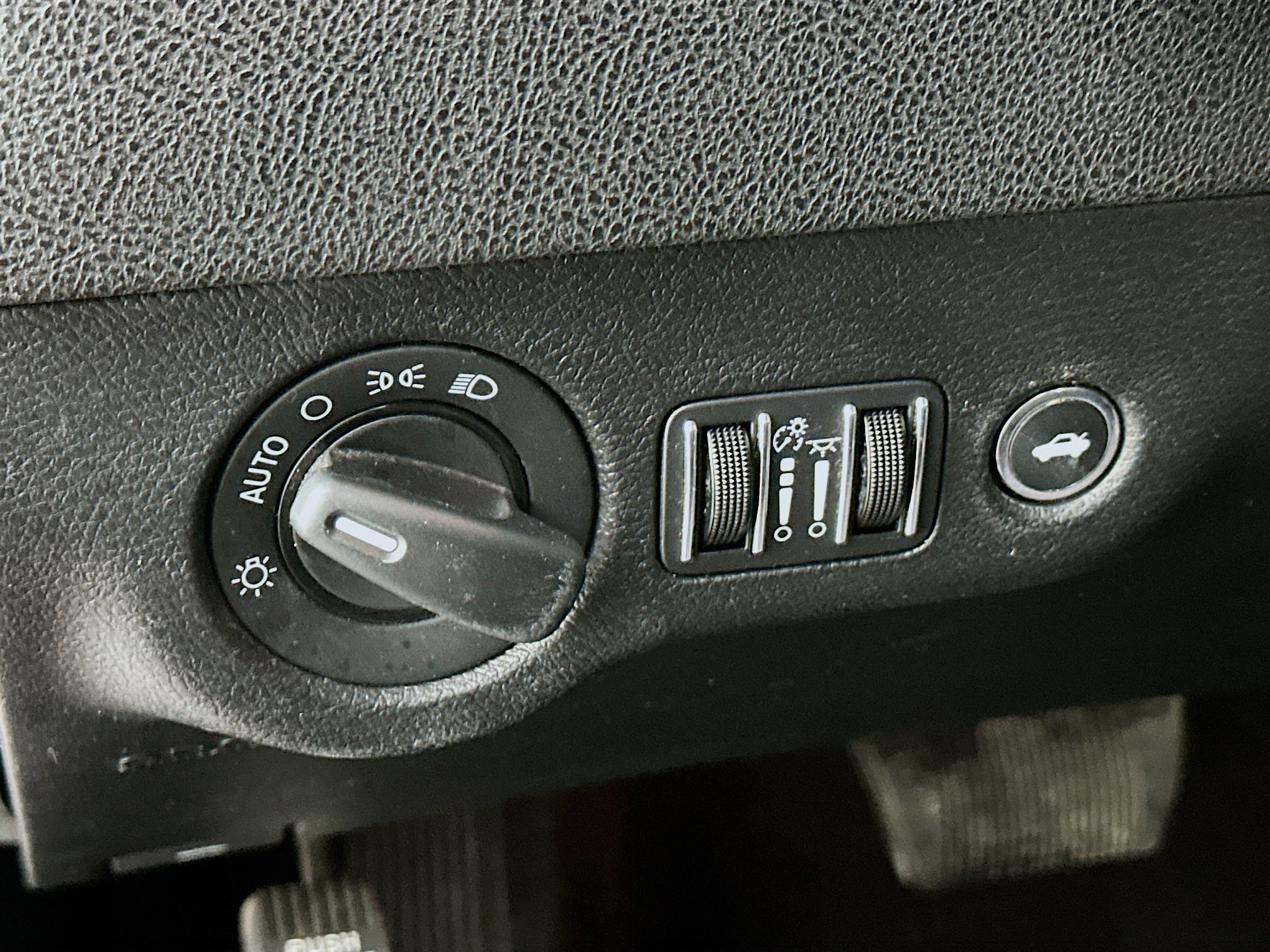 Used 2021 Dodge Charger SXT RWD image 16