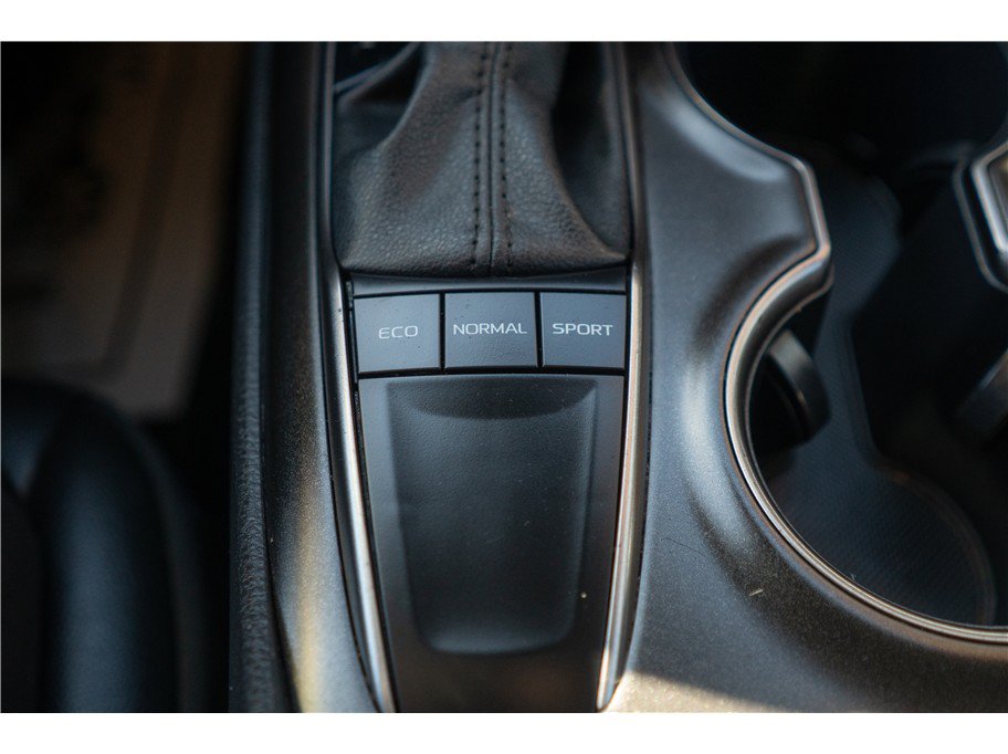 Used 2024 Toyota Camry SE FWD image 17