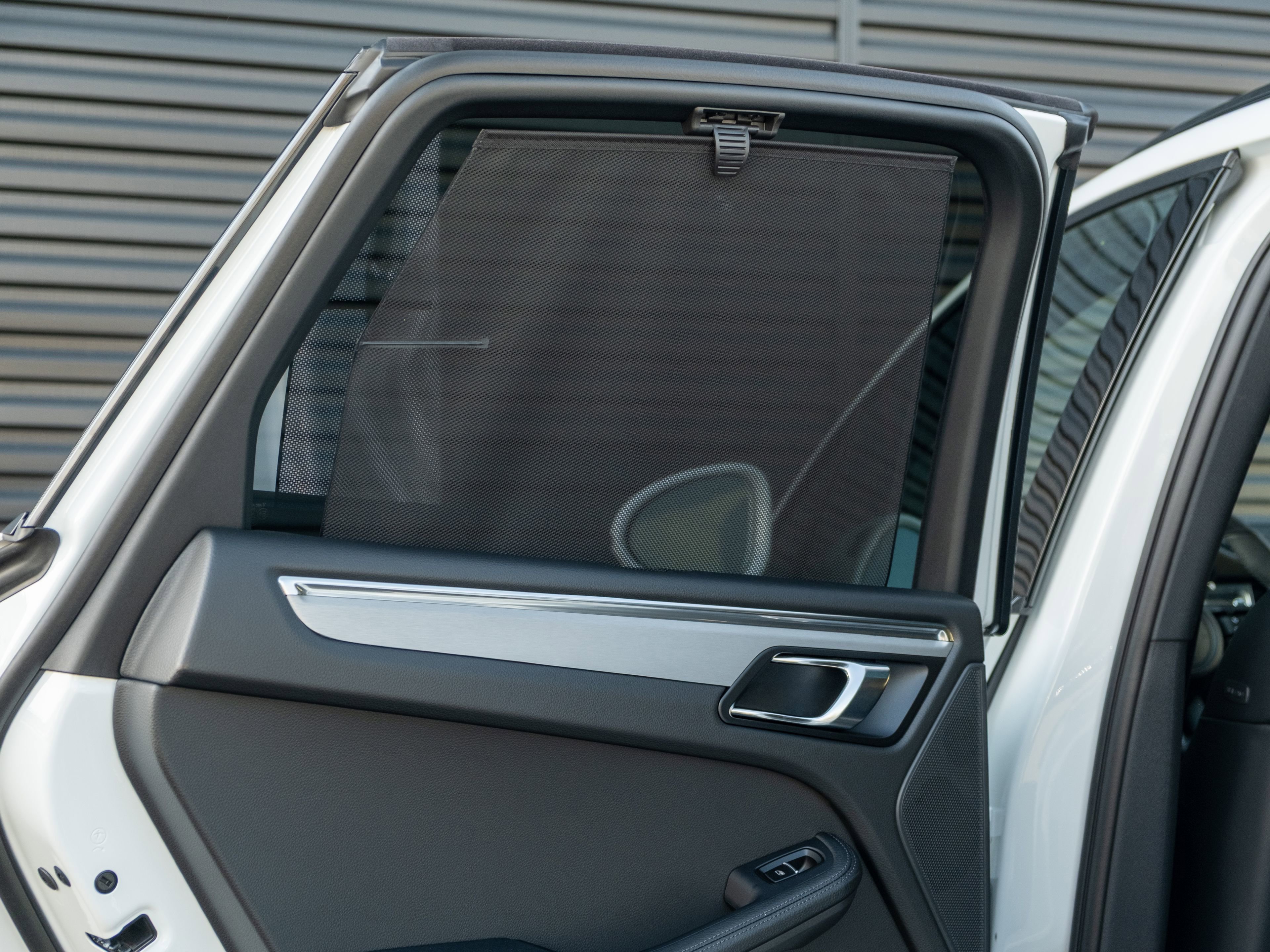 Certified 2026 Porsche Macan AWD/4WD image 36