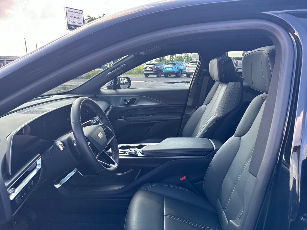 Used 2024 Cadillac Lyriq Tech w/ Driver Assist Package AWD/4WD image 8