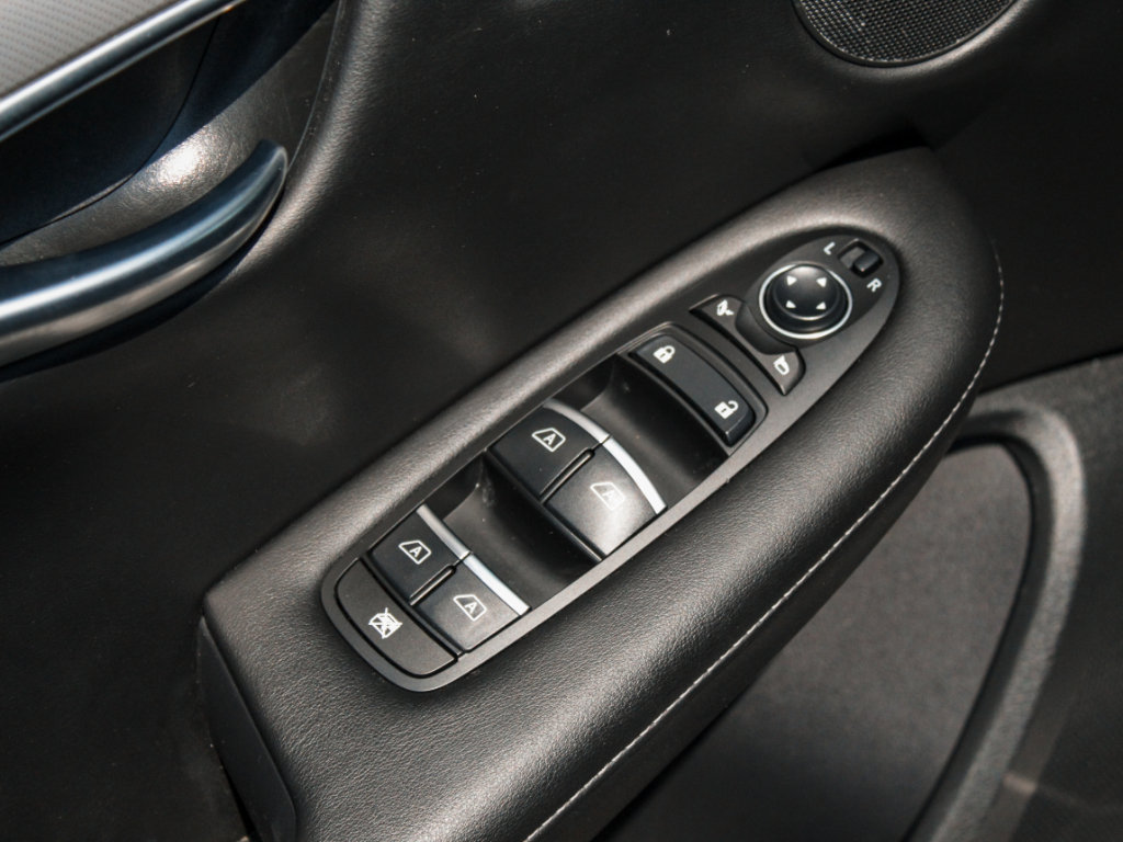 Used 2024 INFINITI QX50 Luxe AWD/4WD image 9