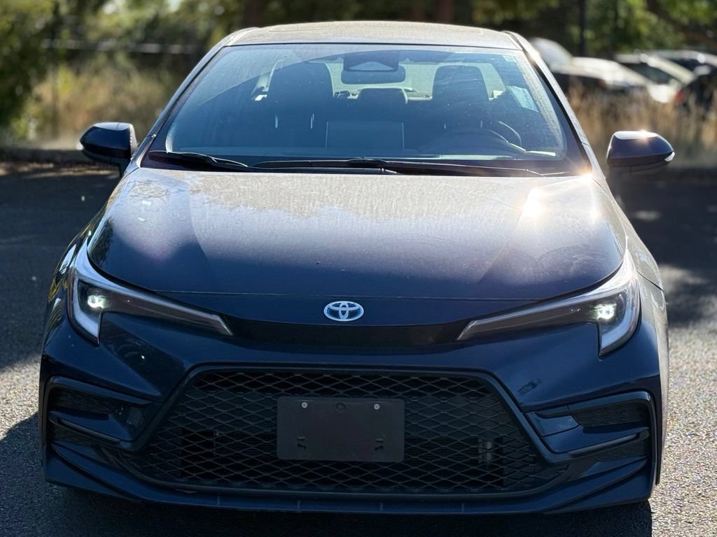 Certified 2025 Toyota Corolla SE w/ SE Premium Package AWD/4WD image 8