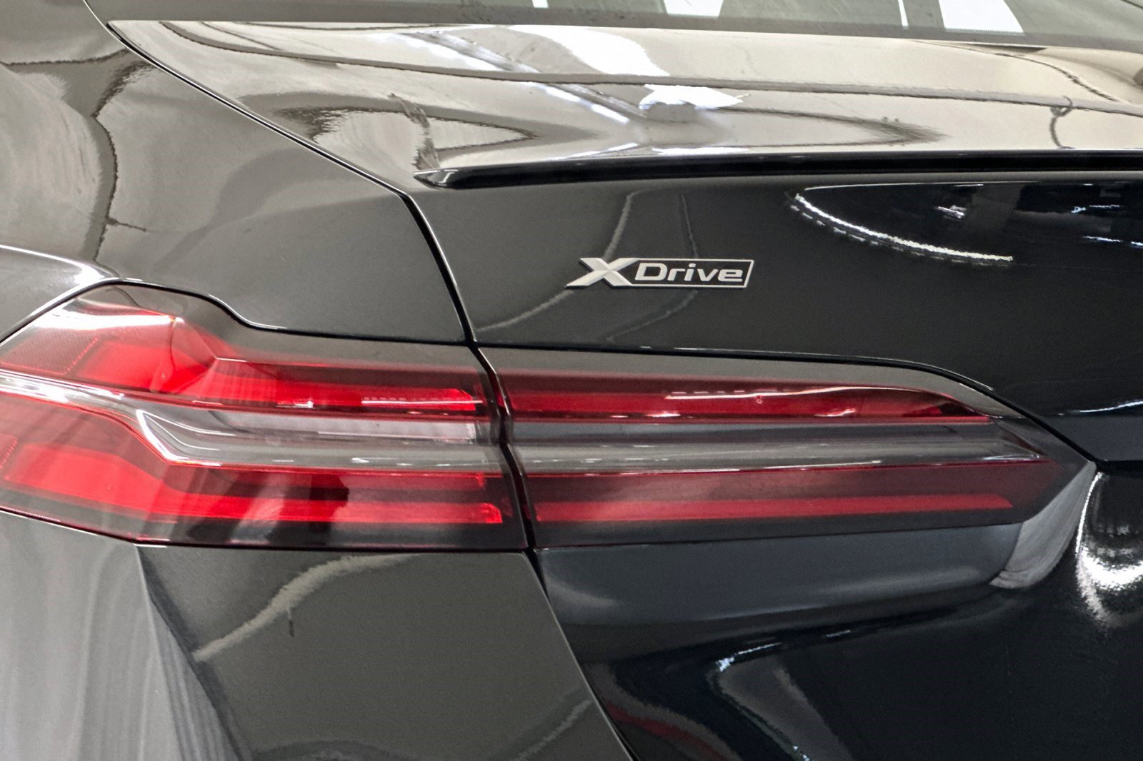 New 2026 BMW 550e xDrive w/ Premium Package image 12