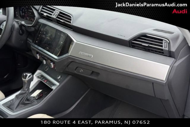 Used 2024 Audi Q3 2.0T Premium w/ Convenience Package AWD/4WD image 20