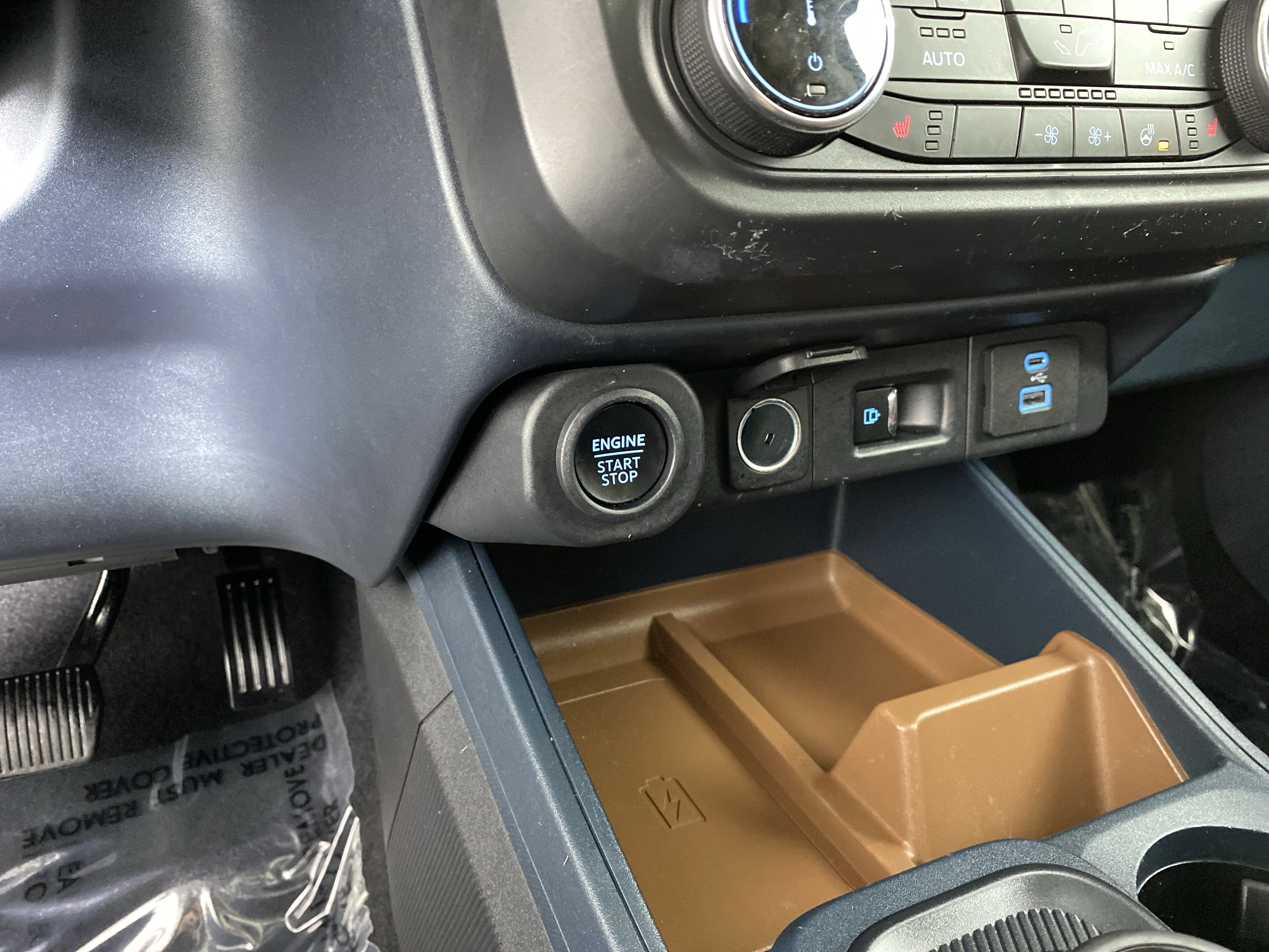 Used 2023 Ford Maverick Lariat w/ Lariat Luxury Package image 27