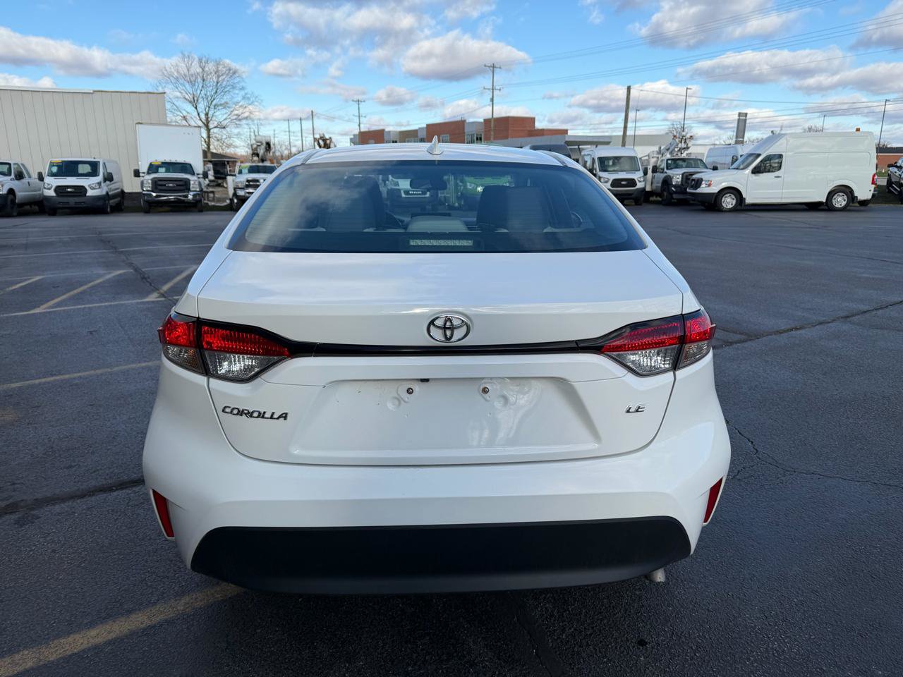 Used 2023 Toyota Corolla LE FWD image 4