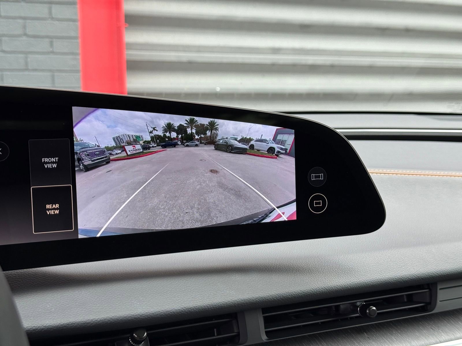 Used 2024 Lucid Air Touring image 32