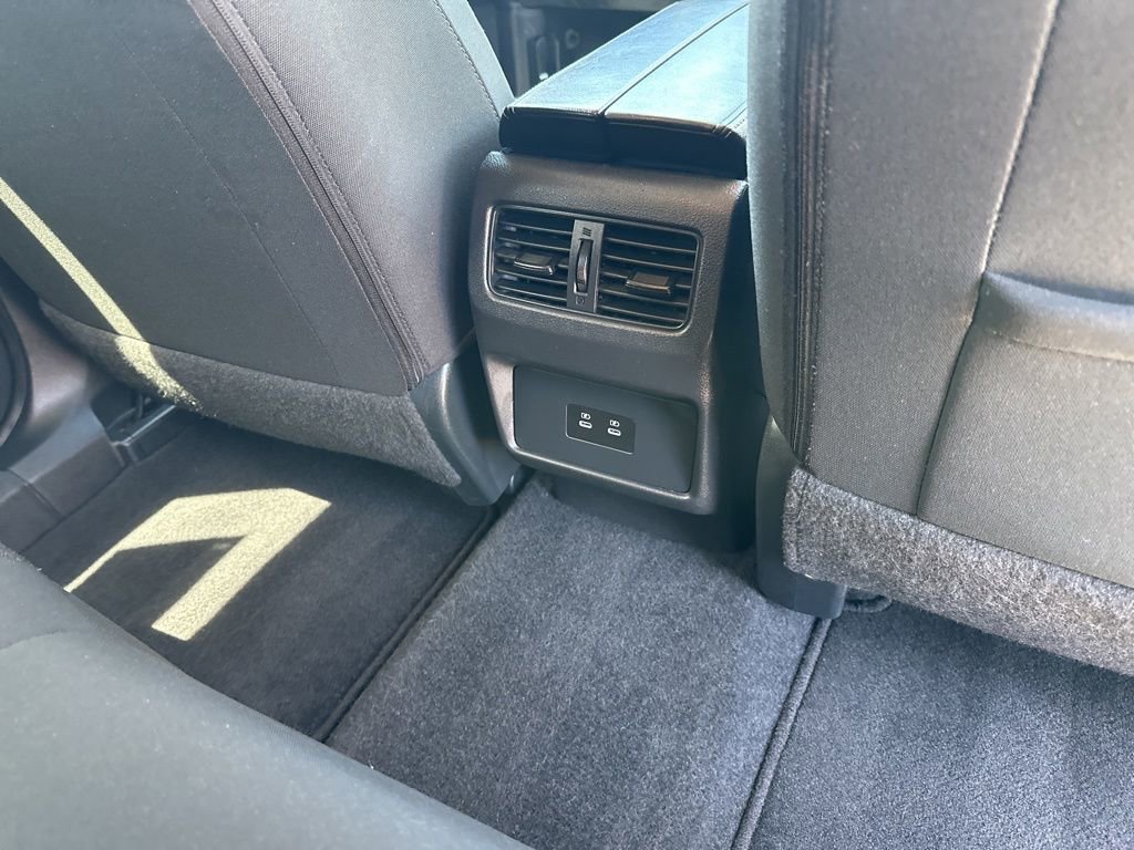 Used 2025 Nissan Rogue SV FWD image 22