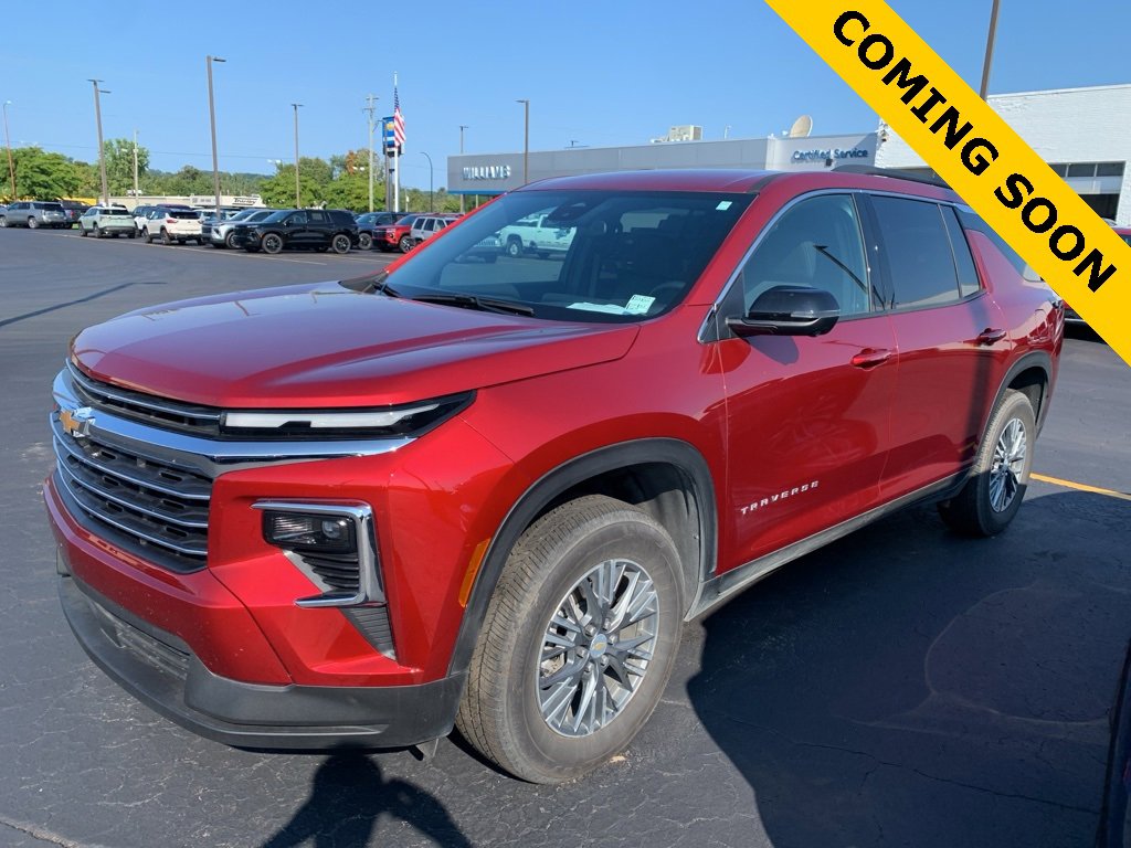 Used 2024 Chevrolet Traverse LT w/ Trailering Package