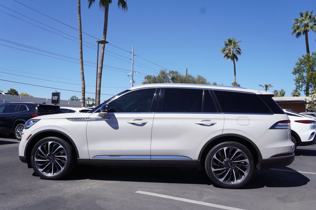 Used 2023 Lincoln Aviator Reserve w/ Equipment Group 201A image 2