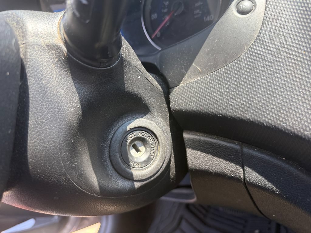 Used 2014 Hyundai Accent GS FWD image 28