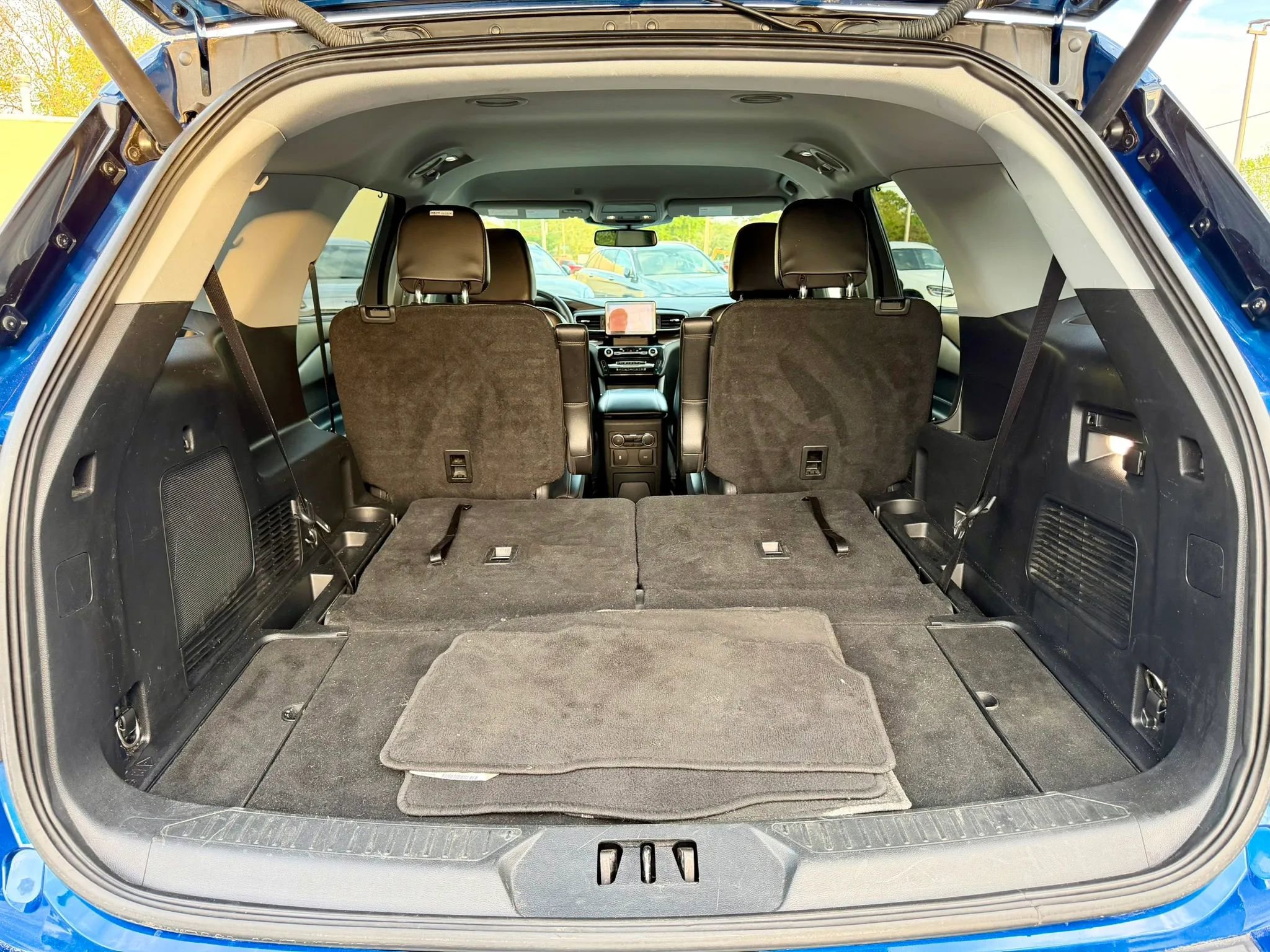 Used 2022 Ford Explorer Limited RWD image 11