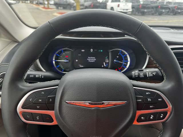 Certified 2023 Chrysler Pacifica Limited image 25