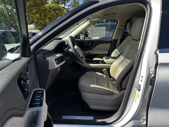 Certified 2024 Lincoln Aviator AWD w/ Elements Package image 19