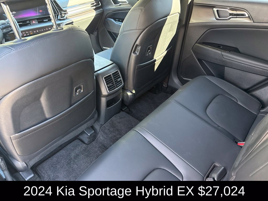 Used 2024 Kia Sportage EX AWD/4WD image 14