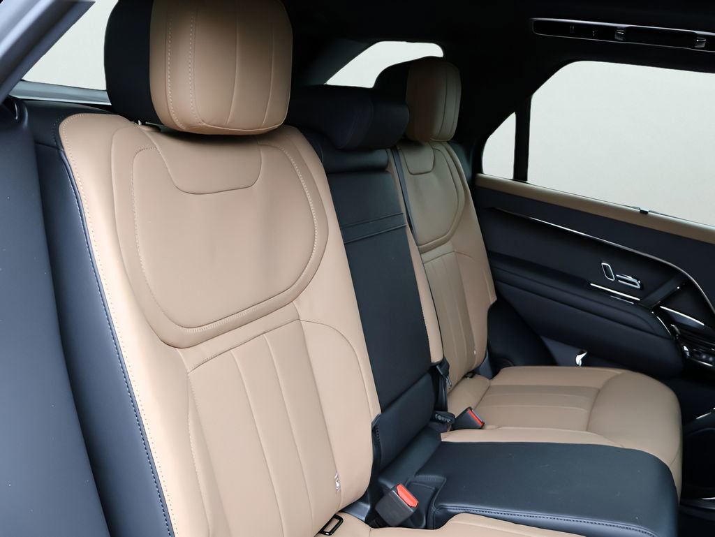 New 2026 Land Rover Range Rover Sport Dynamic SE AWD/4WD image 12