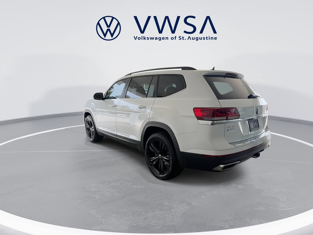 Certified 2023 Volkswagen Atlas SE w/ Black Wheel Package FWD image 5
