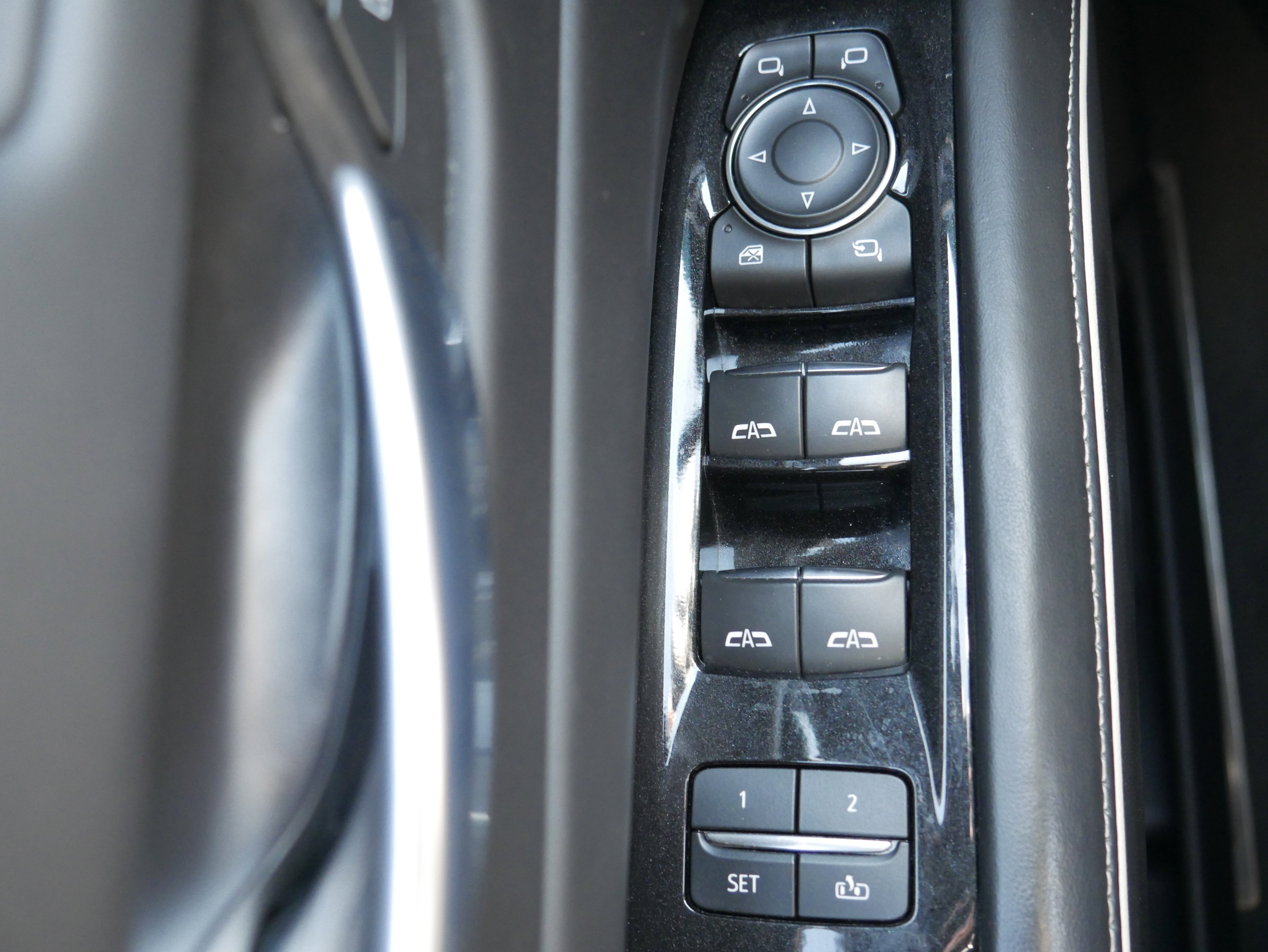 Used 2021 Cadillac Escalade Premium Luxury Platinum w/ Heavy-Duty Trailer Package image 37