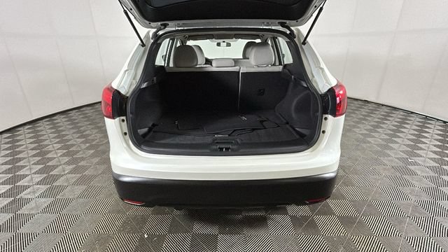 Used 2018 Nissan Rogue Sport SV w/ SV All-Weather Package FWD image 27