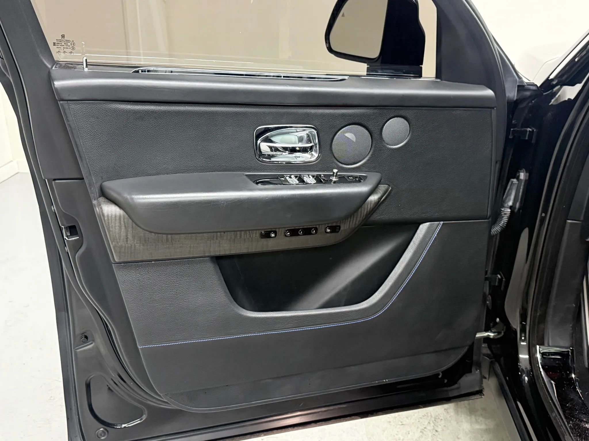 Used 2019 Rolls-Royce Cullinan image 14