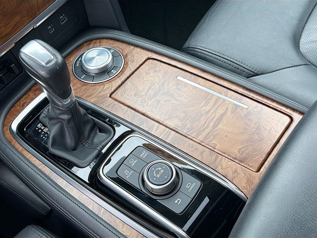 Used 2024 Nissan Armada SL image 32