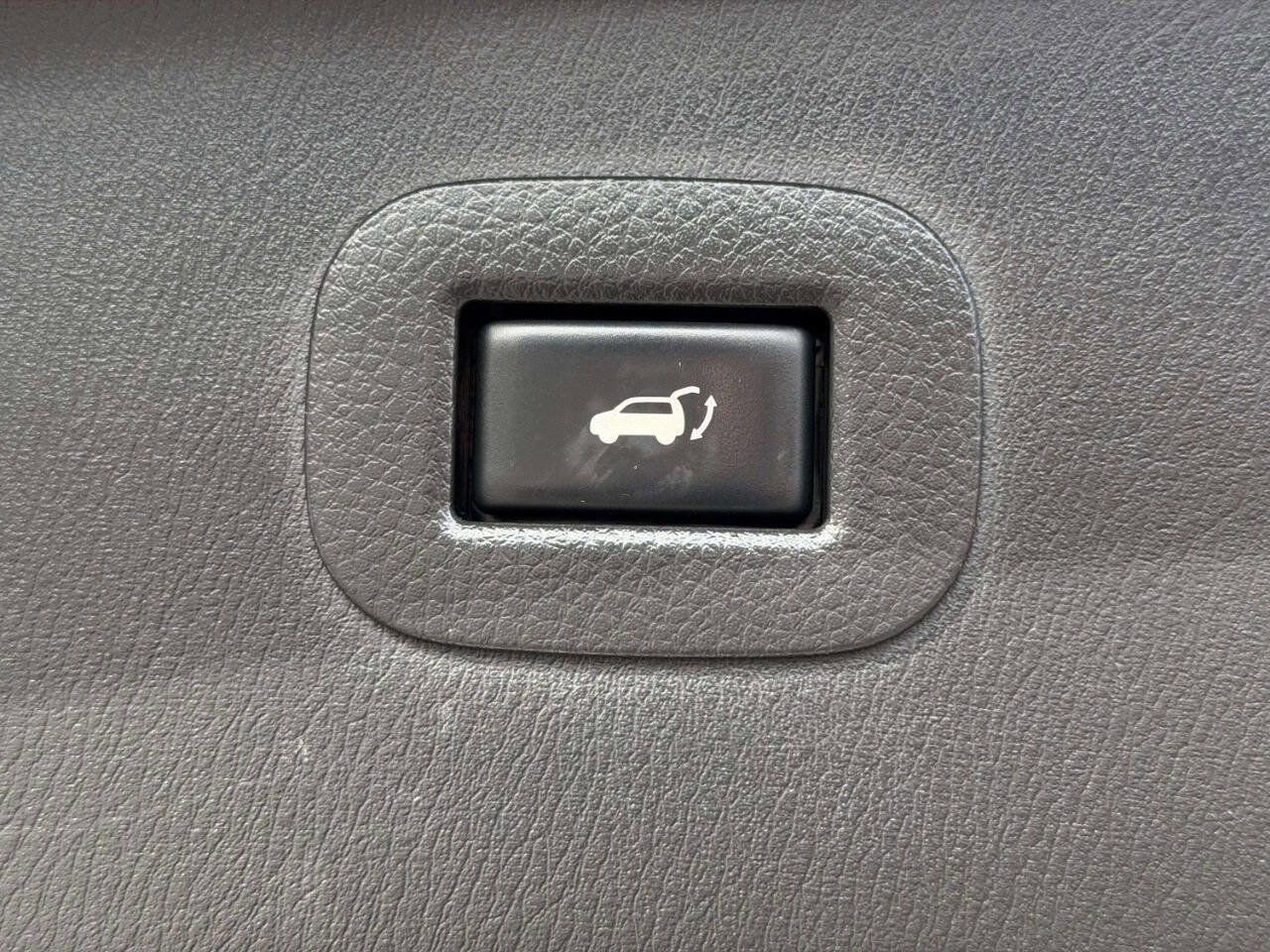 Used 2017 Nissan Armada SL w/ Technology Package image 11