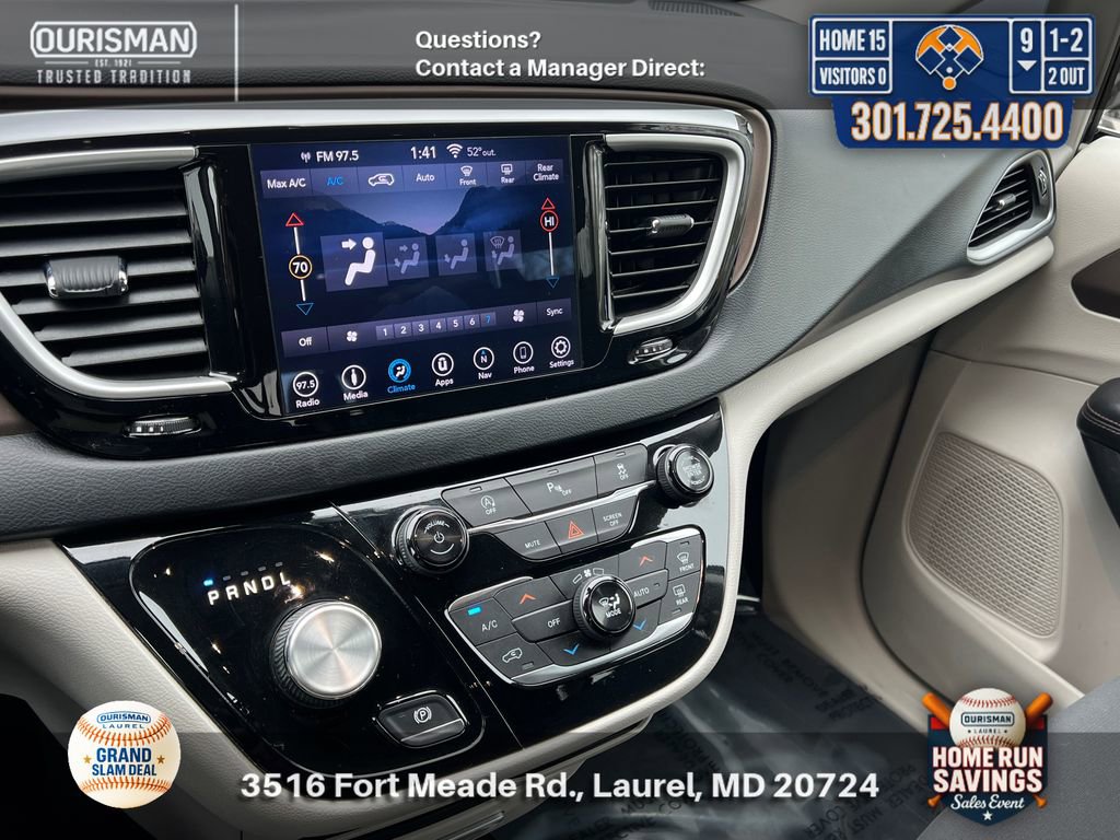 Used 2019 Chrysler Pacifica Touring Plus w/ Tire & Wheel Group FWD image 12