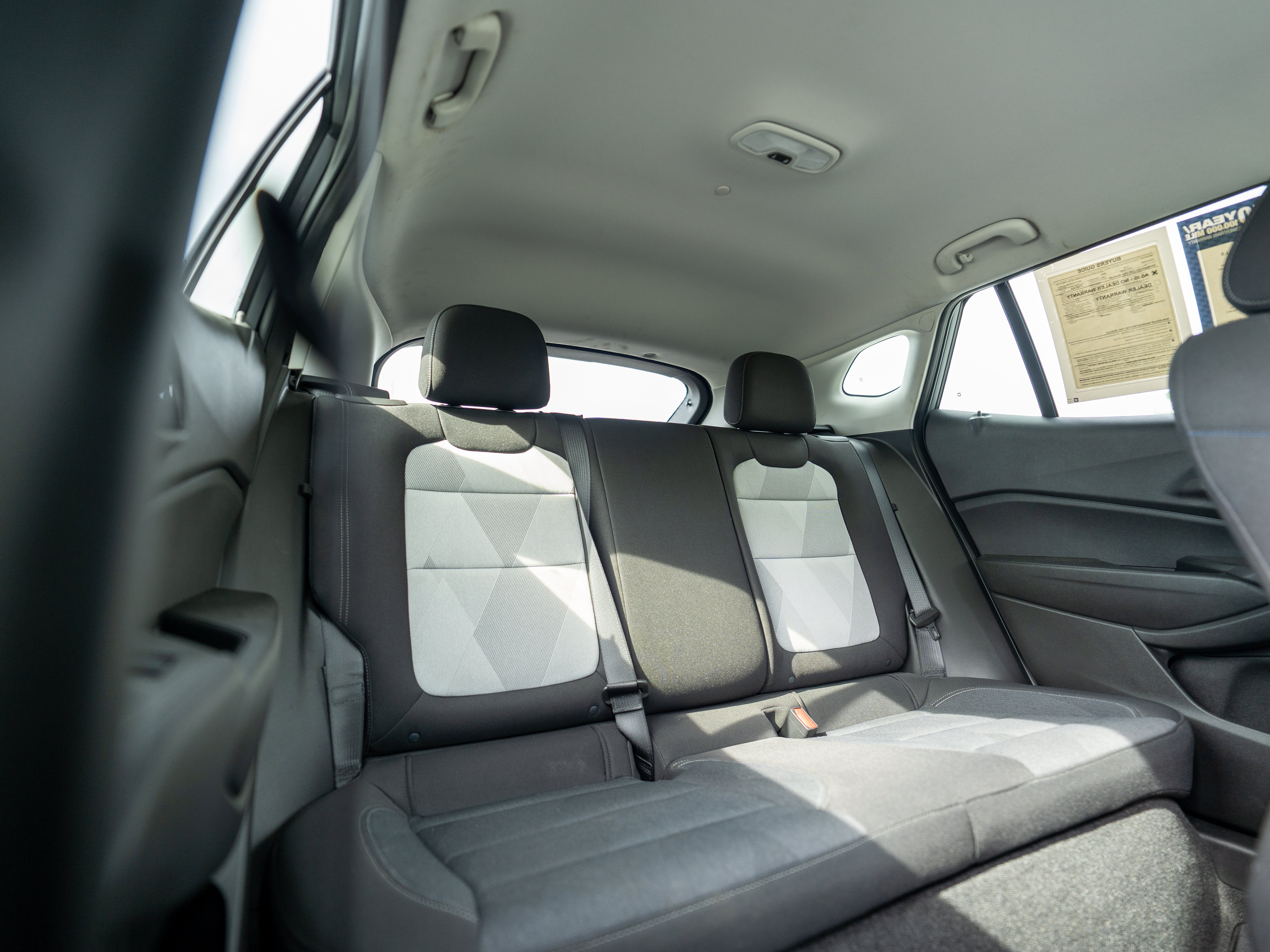 Used 2025 Chevrolet Trax LS w/ LS Convenience Package FWD image 11