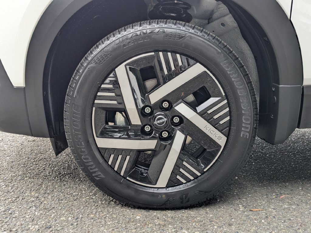 New 2026 Nissan Kicks SV w/ Cold Weather Package FWD image 9